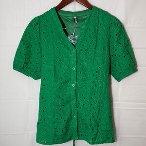 NWT CiCi Bird Green Eyelet Button-Up Top